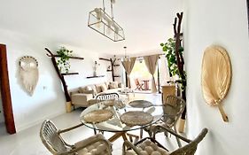 Apartamento Rústico con Vistas al Mar